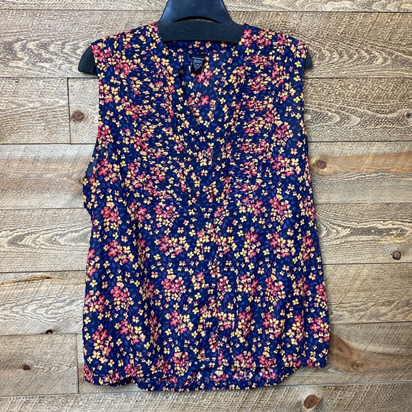 torrid Tops - Torrid sleeveless blue floral button front top Size 1X
